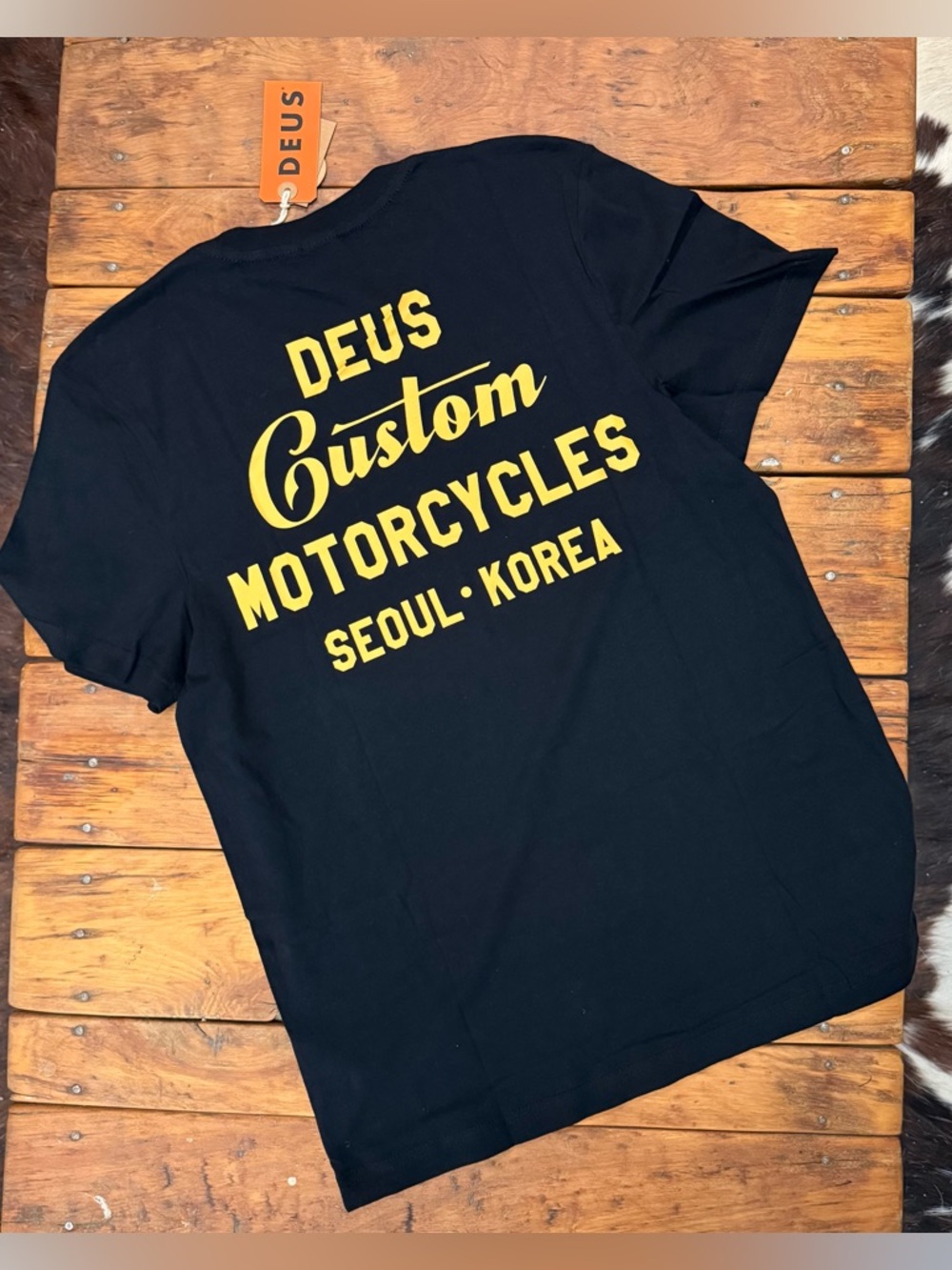 Deus Ex Machina - South Korea tee, BNWT